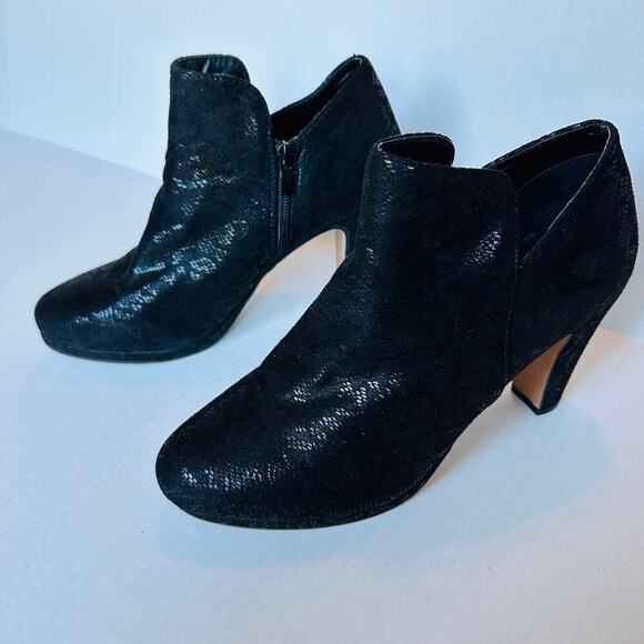 Giada Women's Black Textured Ankle Booties Size 9 Chic High Heel Style - Picture 6 of 12